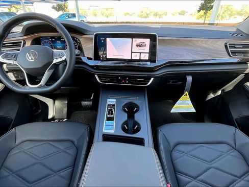 New 2026 Volkswagen Atlas SE image 5