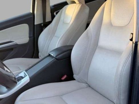 Used 2017 Volvo S60 T5 Inscription image 23