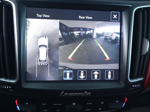 Used 2018 Maserati Levante GranSport AWD/4WD image 22