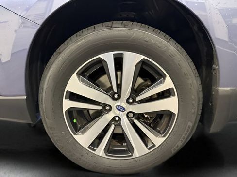 Used 2018 Subaru Outback 2.5i Limited w/ Popular Package #2 AWD/4WD image 8