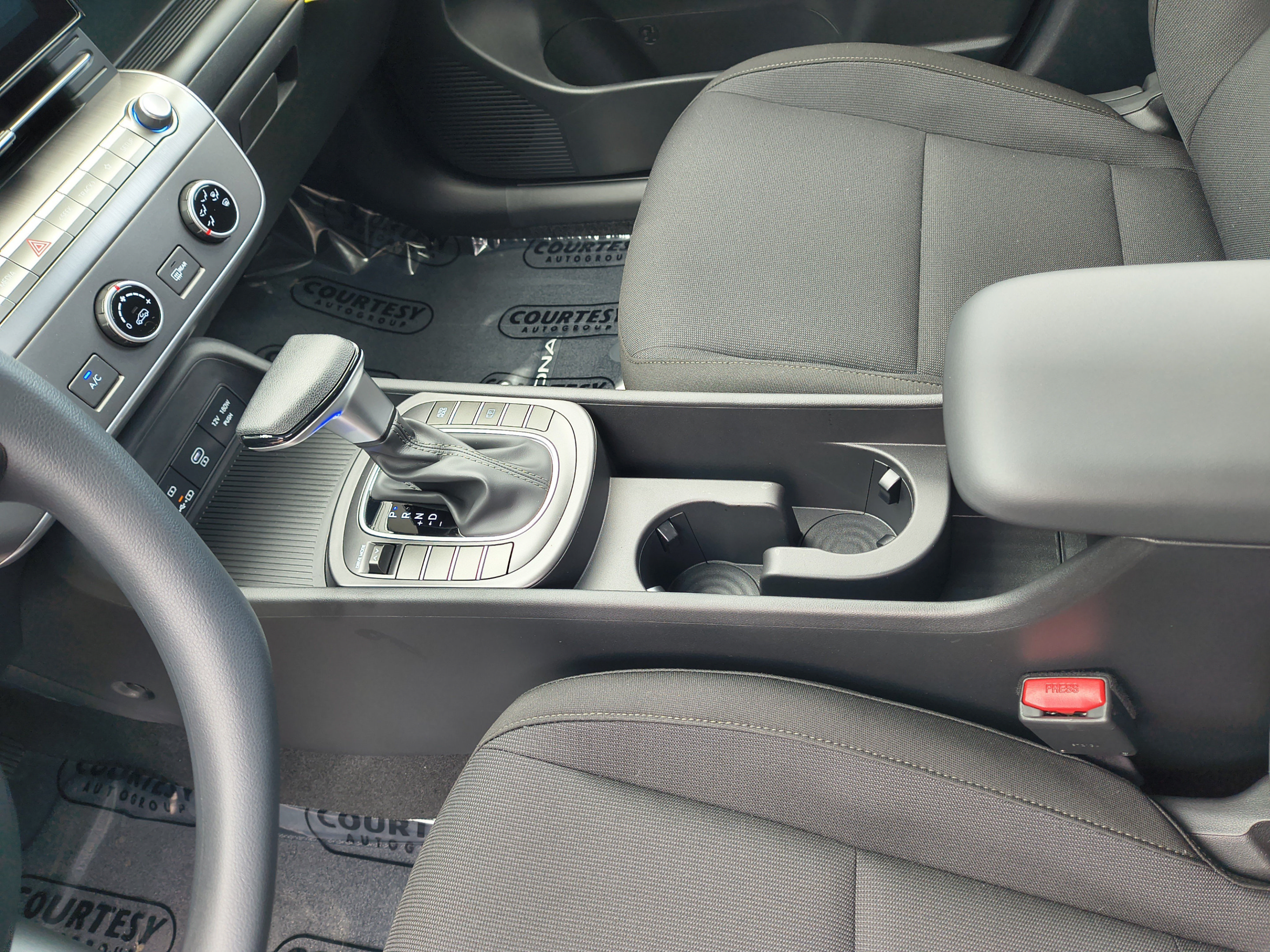 New 2027 Hyundai Kona SE FWD image 20