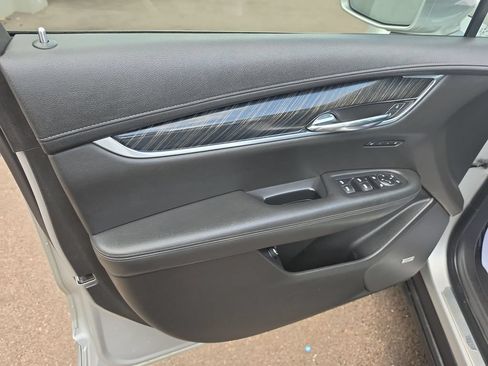 Used 2020 Cadillac XT6 Premium Luxury FWD image 11
