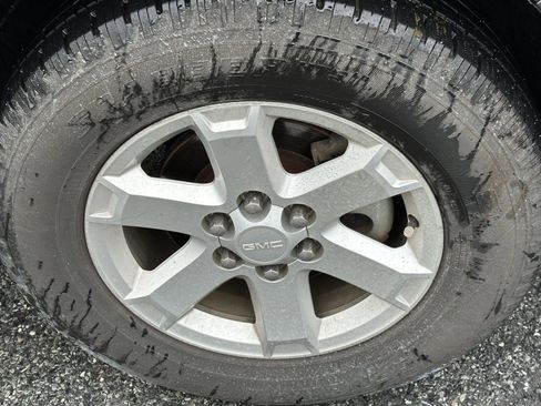 Used 2016 GMC Acadia SLE image 10