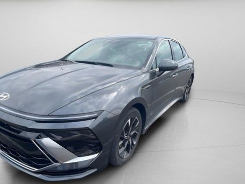 Used 2024 Hyundai Sonata SEL image 2