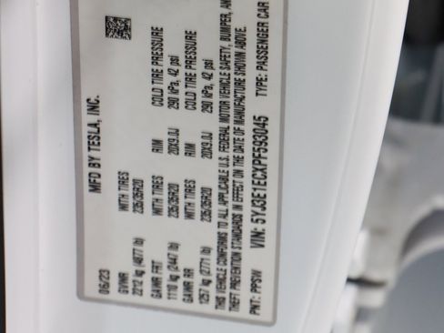 Used 2023 Tesla Model 3 Performance image 27