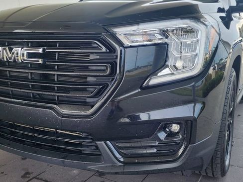 Used 2023 GMC Terrain SLT w/ Elevation Edition FWD image 2