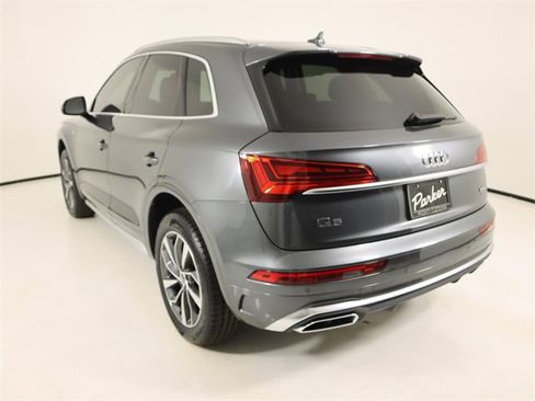 Certified 2023 Audi Q5 2.0T Premium Plus image 3