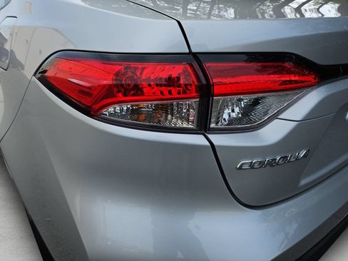 Used 2025 Toyota Corolla LE FWD image 20