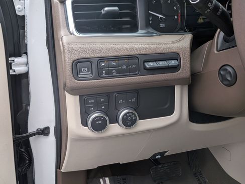 Used 2021 GMC Yukon Denali w/ Denali Premium Package image 15