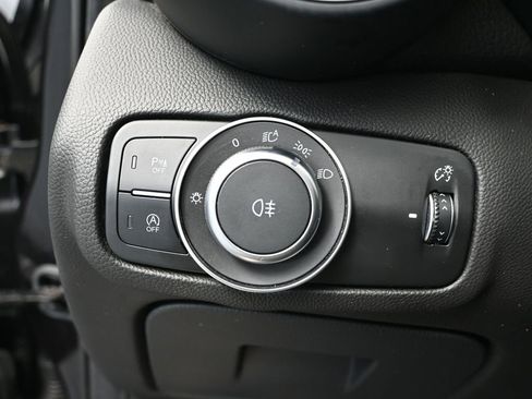 Used 2018 Alfa Romeo Giulia AWD image 32