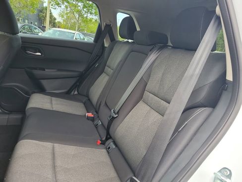 Certified 2025 Nissan Rogue SV image 17