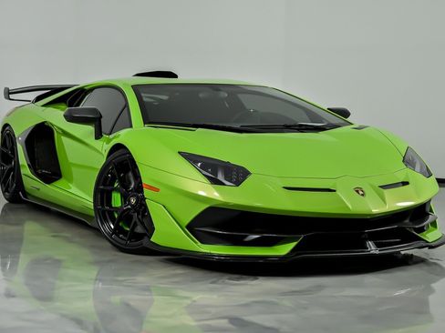 Used 2019 Lamborghini Aventador SVJ AWD/4WD image 3