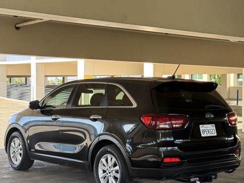 Used 2019 Kia Sorento AWD V6 image 14