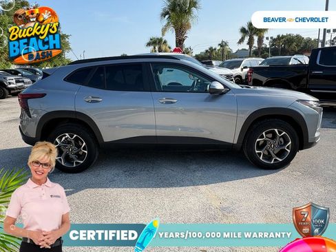 Used 2025 Chevrolet Trax LT w/ LT Convenience Package FWD image 8