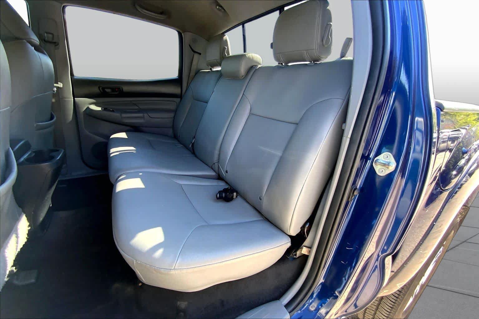 Used 2014 Toyota Tacoma PreRunner w/ Limited Package RWD image 19
