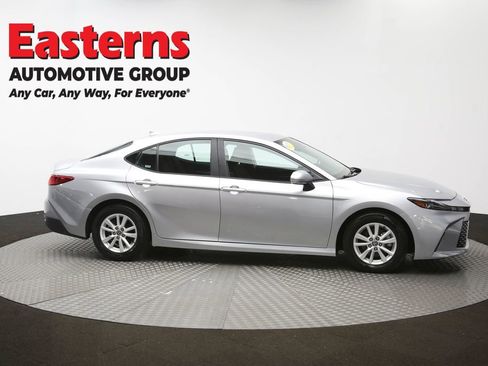 Used 2025 Toyota Camry LE image 48
