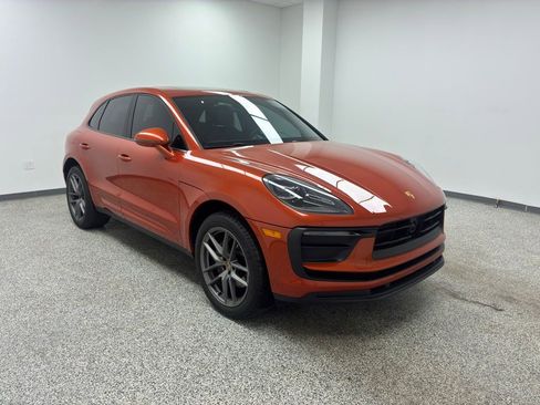 Used 2023 Porsche Macan w/ Premium Package Plus image 2