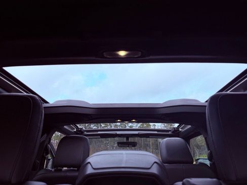 Used 2022 Jeep Wrangler Unlimited Sahara image 7