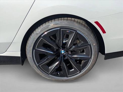 New 2026 BMW i7 eDrive50 image 10