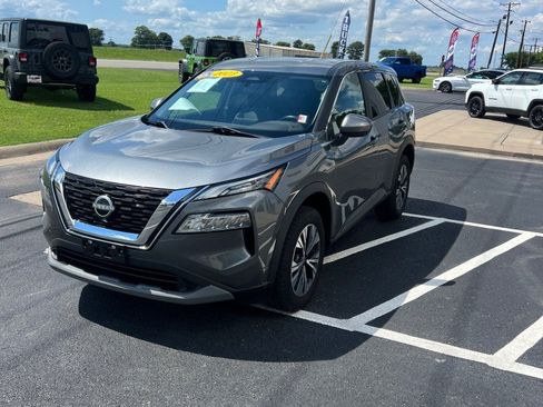 Used 2023 Nissan Rogue SV FWD image 4