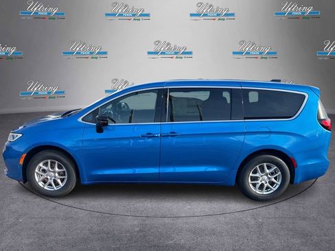 New 2026 Chrysler Pacifica Select image 6