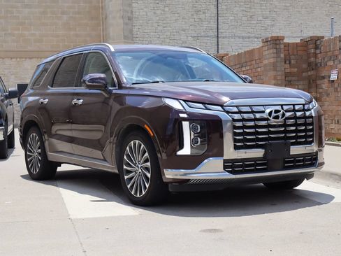 Used 2024 Hyundai Palisade Calligraphy AWD/4WD image 2