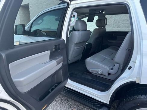 Used 2015 Toyota Sequoia SR5 image 8
