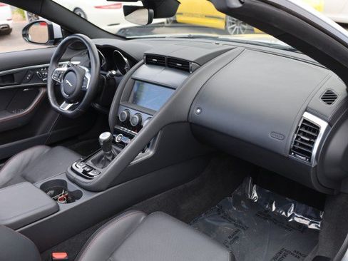 Used 2019 Jaguar F-TYPE R-Dynamic RWD image 40