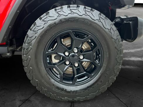 Used 2021 Jeep Gladiator Willys image 15