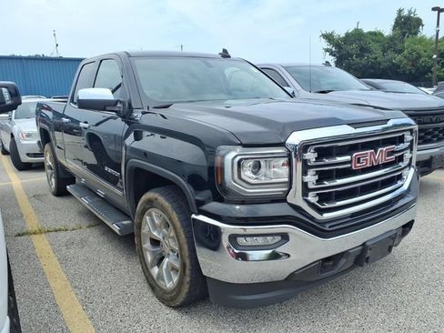 Used 2017 GMC Sierra 1500 SLT w/ SLT Premium Package AWD/4WD image 4
