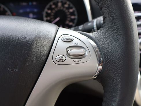 Used 2017 Nissan Murano SV w/ Premium Plus Package image 17