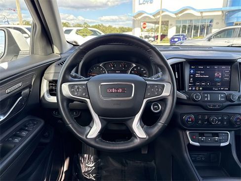 Used 2023 GMC Terrain SLT image 17