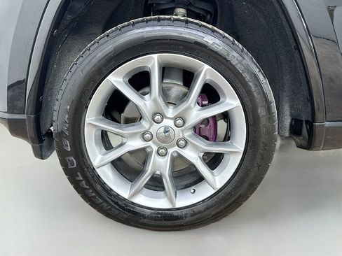 Used 2018 Jeep Grand Cherokee Overland AWD/4WD image 39