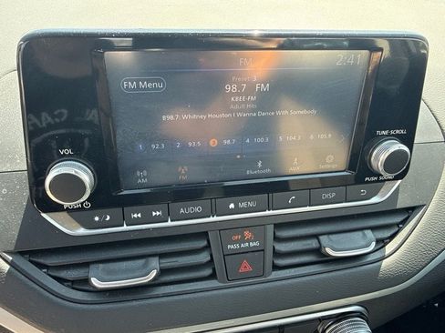 Used 2024 Nissan Altima 2.5 S FWD image 17