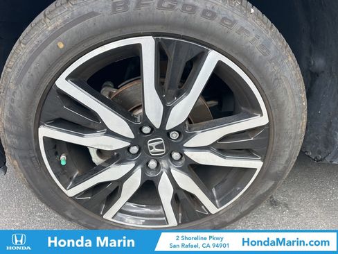Used 2020 Honda Pilot Touring image 6
