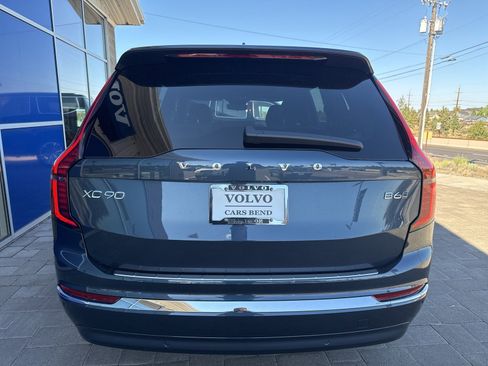 New 2026 Volvo XC90 B6 Core image 6