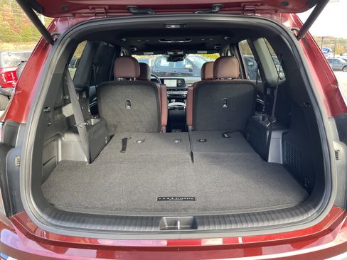 Used 2023 Kia Telluride EX w/ EX Captain's Chair Package image 13