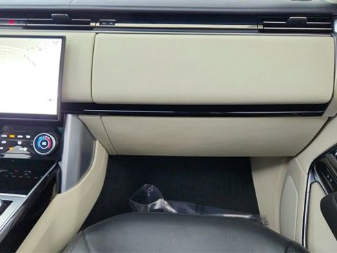 Used 2023 Land Rover Range Rover Long Wheelbase Autobiography image 34