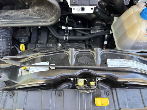 Used 2024 RAM ProMaster 2500 w/ Safety Group FWD image 13