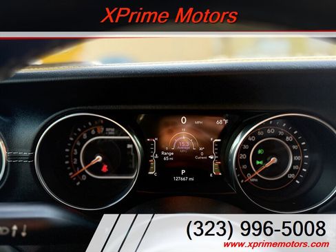 Used 2018 Jeep Wrangler Unlimited Sahara AWD/4WD image 21