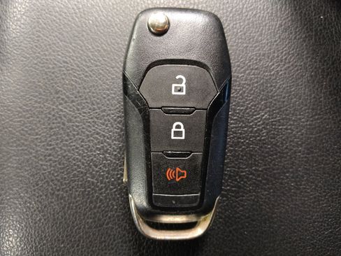 Used 2021 Ford EcoSport S FWD image 32