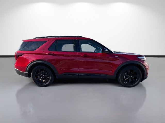 Used 2023 Ford Explorer ST-Line w/ Class IV Trailer Tow Package RWD image 2