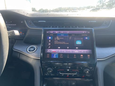 Used 2023 Jeep Grand Cherokee L Limited w/ Trailer Tow Group (B) image 10