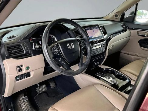 Used 2016 Honda Pilot Touring image 14