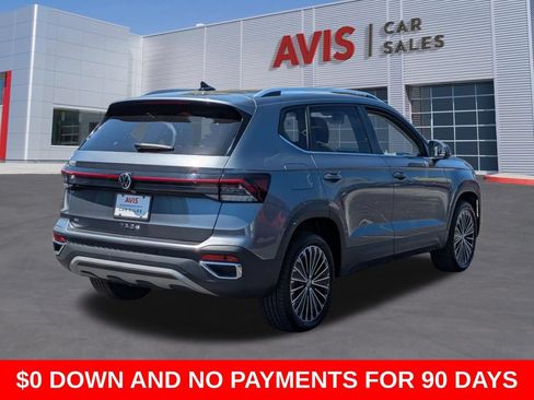 Used 2025 Volkswagen Taos SE FWD image 6