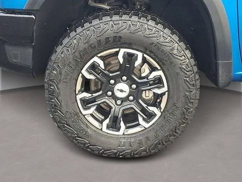 Used 2023 Chevrolet Silverado 1500 ZR2 image 8