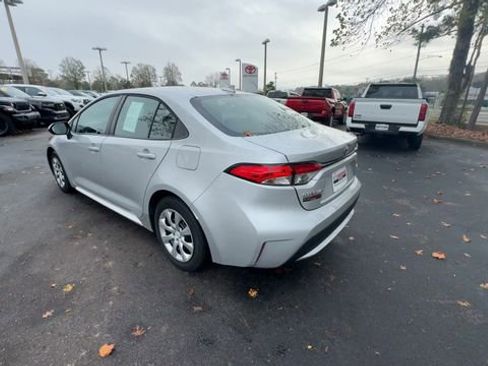 Used 2022 Toyota Corolla LE image 12