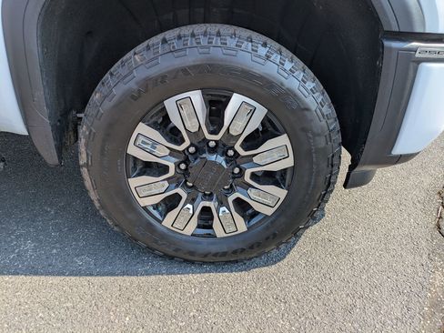 Certified 2026 GMC Sierra 2500 Denali w/ Technology Package image 12