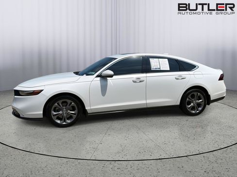 Used 2024 Honda Accord EX image 3