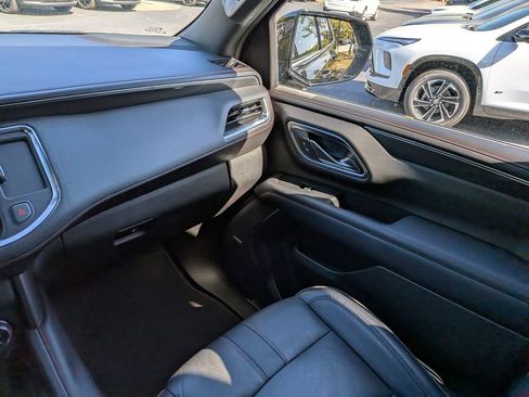 Used 2021 Chevrolet Tahoe RST w/ Luxury Package AWD/4WD image 17